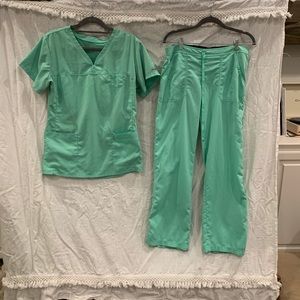 Grey’s Anatomy XL scrub set